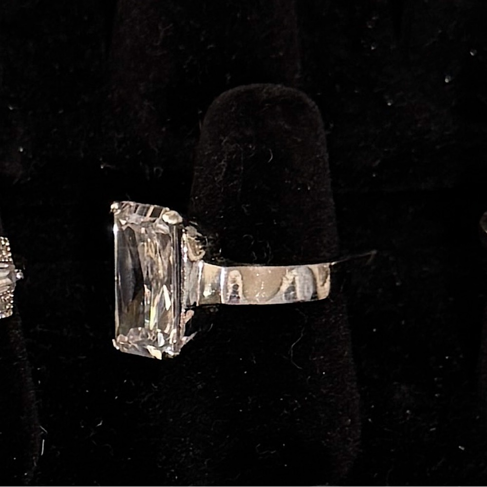 Vintage gorgeous rare emerald cut crystal Ring